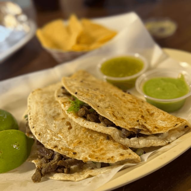 Quesadilla w/meat.